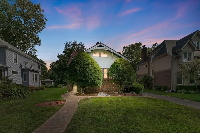 $450,000 | 354 Lionel Road, Riverside, IL 60546