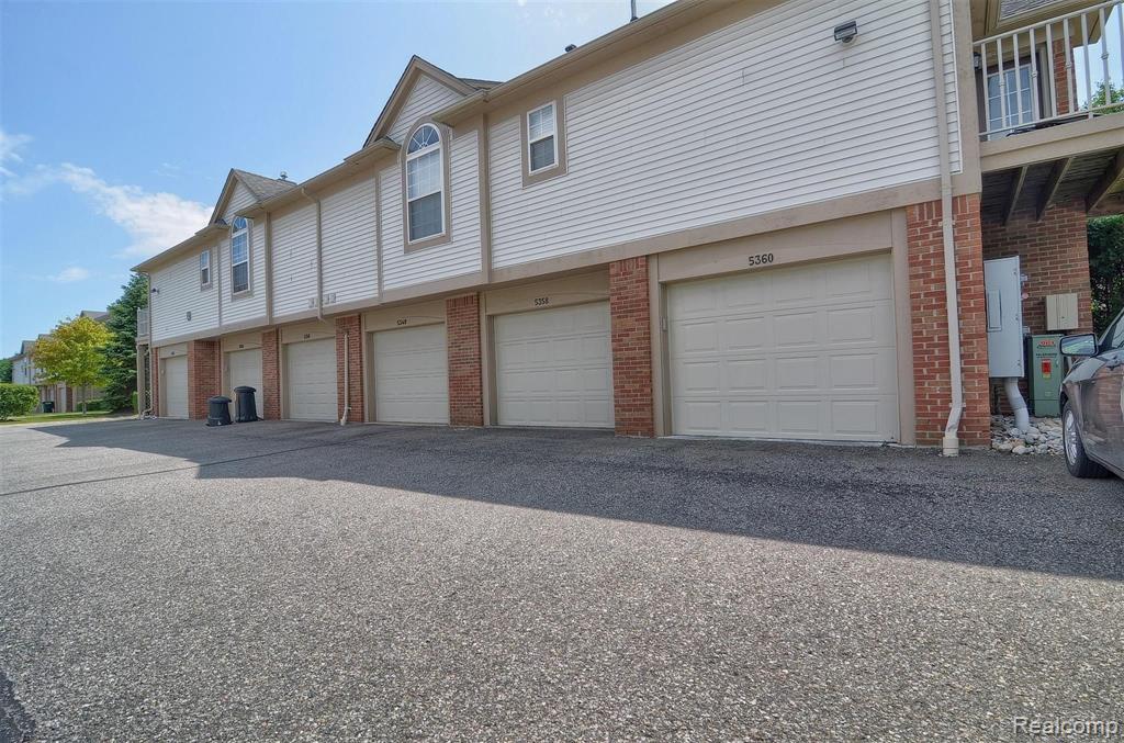 5358 Brookemonte Circle Rochester, MI 48306 - Photo 25 of 38