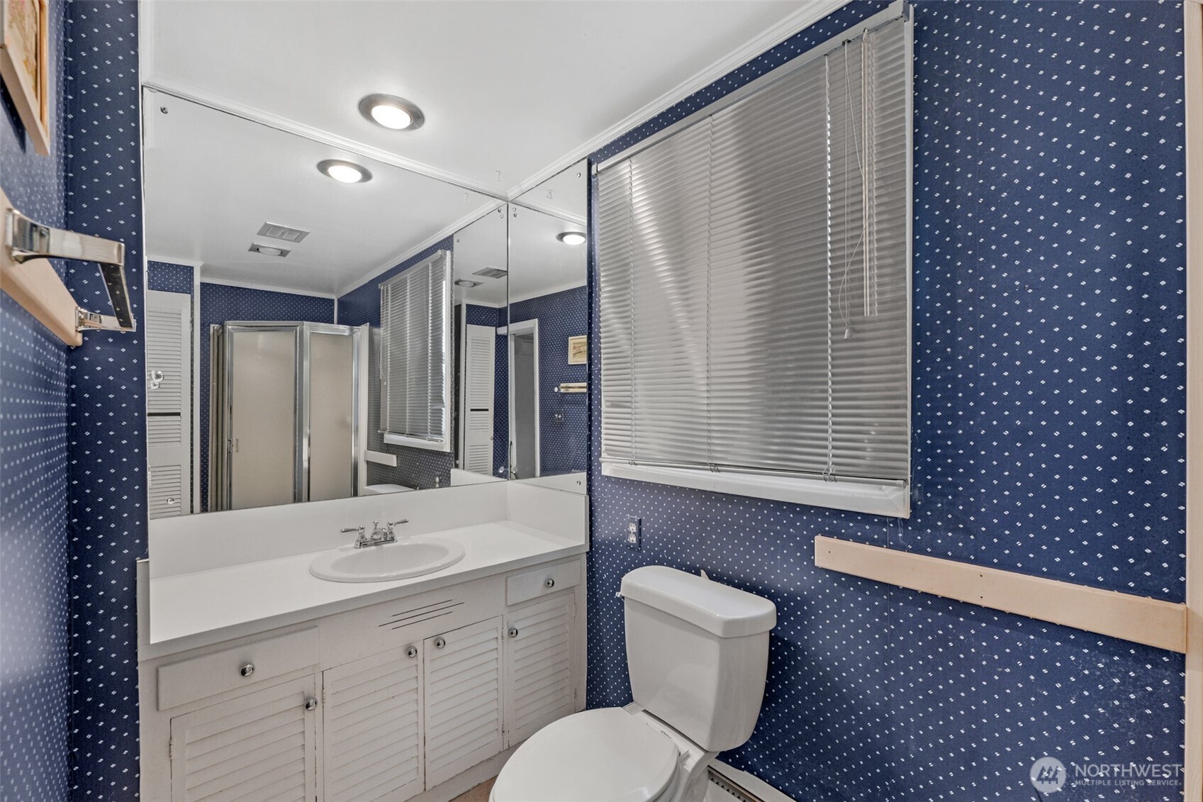 708 Warren Avenue North Seattle, WA 98109 - Photo 13 of 37