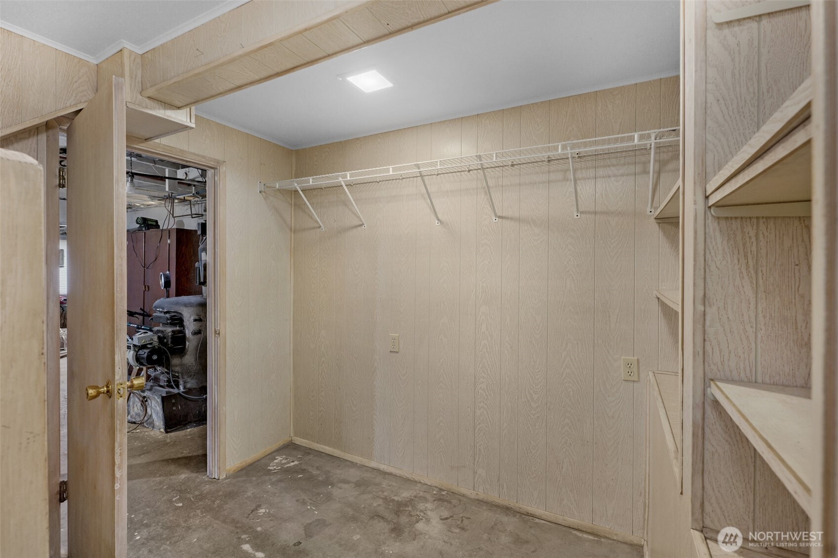 708 Warren Avenue North Seattle, WA 98109 - Photo 15 of 37