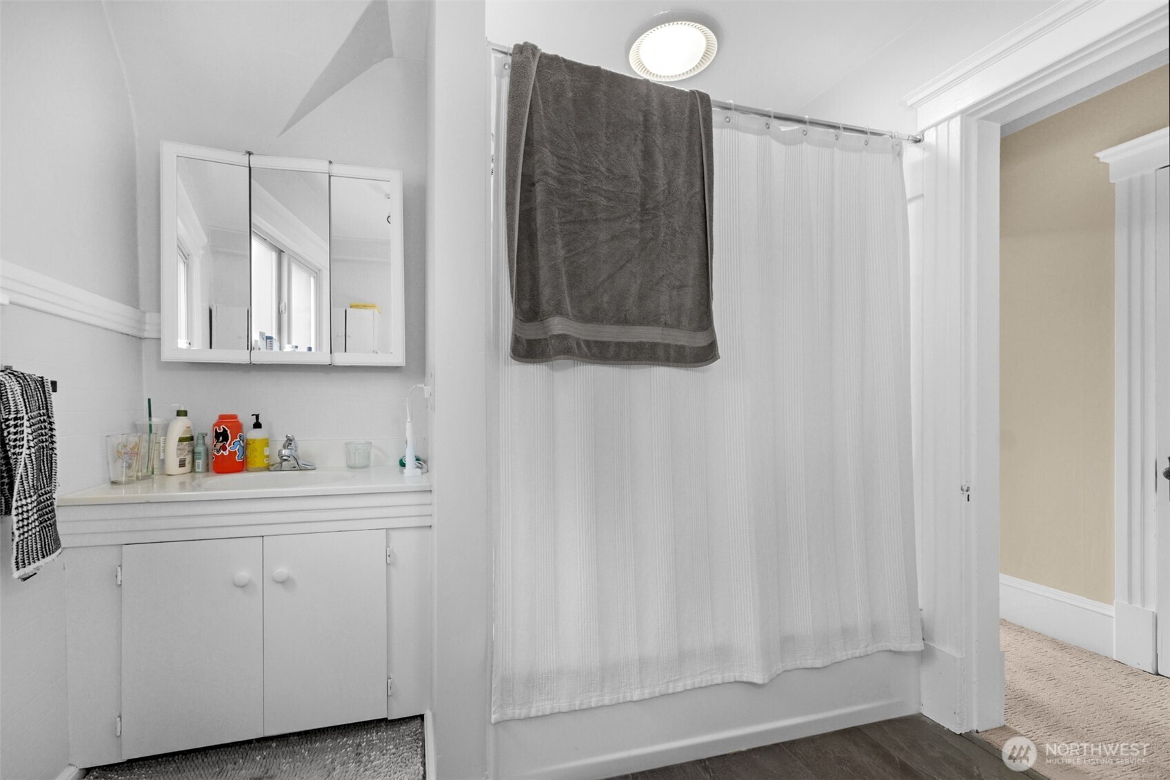 708 Warren Avenue North Seattle, WA 98109 - Photo 28 of 37