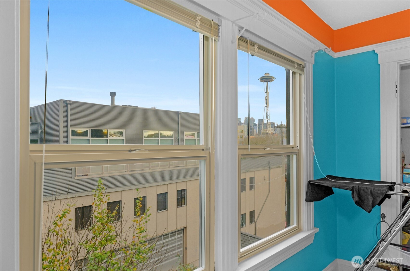 708 Warren Avenue North Seattle, WA 98109 - Photo 31 of 37