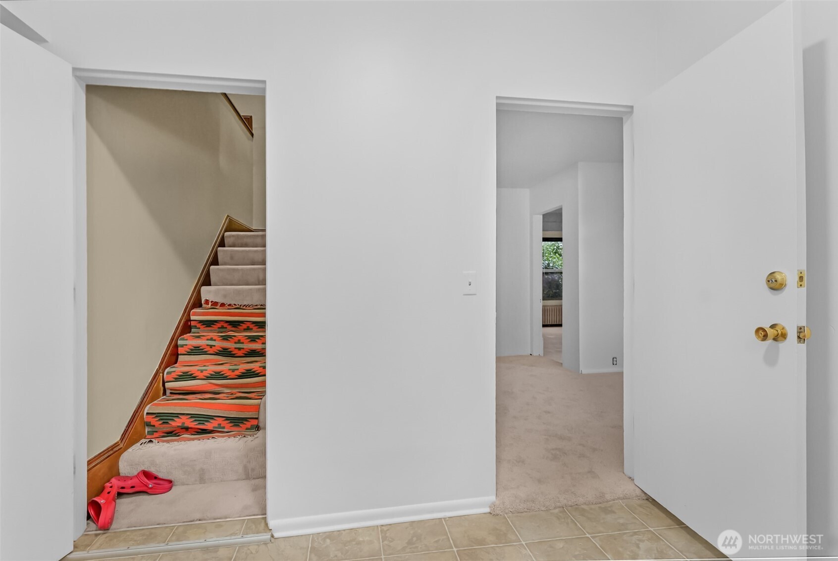 708 Warren Avenue North Seattle, WA 98109 - Photo 5 of 37