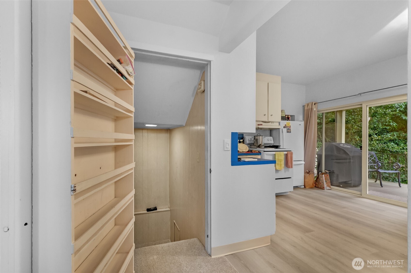 708 Warren Avenue North Seattle, WA 98109 - Photo 9 of 37