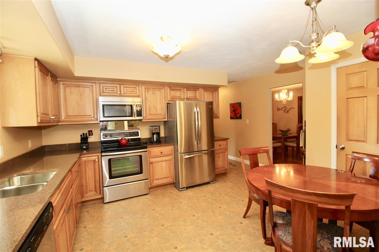 13644 Egg Ranch Road Pekin, IL 61554 - Photo 10 of 36 Gallery Image 10