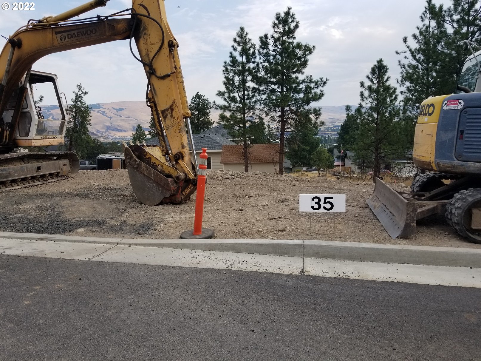 West 15th Street, Unit 35 The Dalles, OR 97058 - Photo 1 of 8