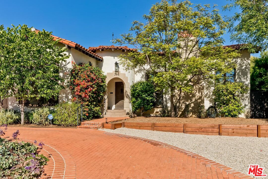 384 North Bonhill Road Los Angeles, CA 90049 - Photo 2 of 32