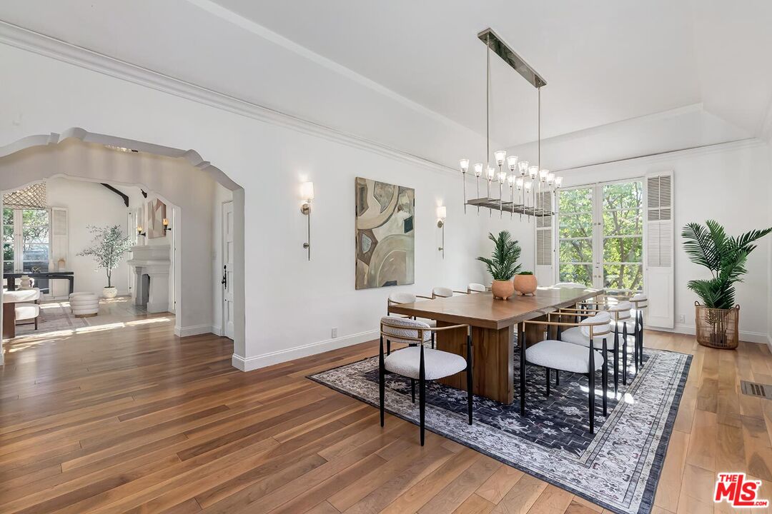 384 North Bonhill Road Los Angeles, CA 90049 - Photo 10 of 32 a view of a livingroom and dining room