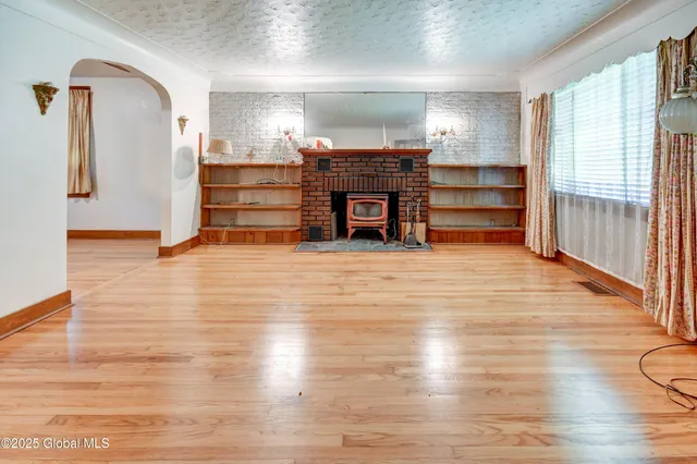 $275,000 | 55 Crescent Avenue, Amsterdam, NY 12010