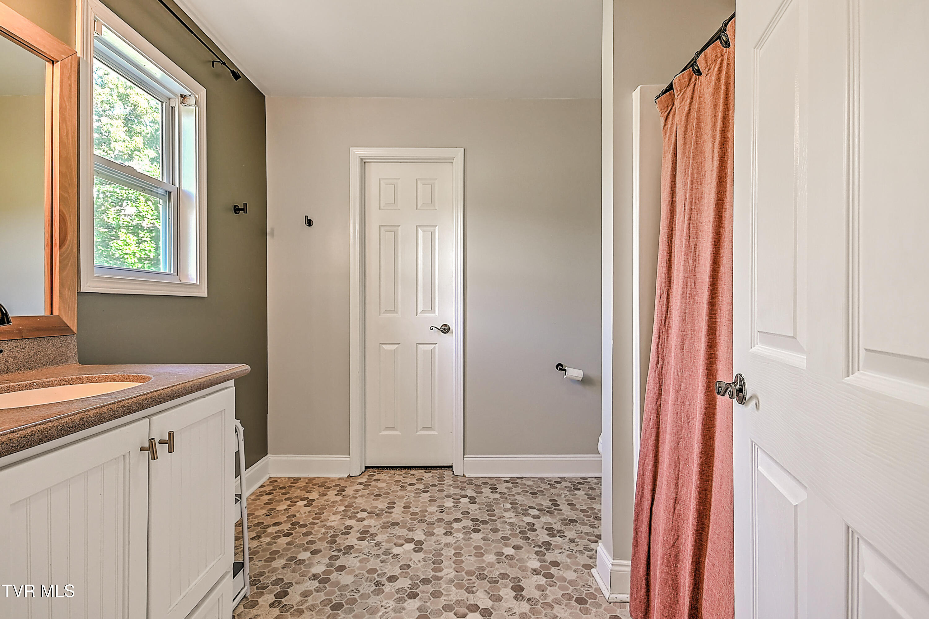 124 Zeb Grindstaff Road Elizabethton, TN 37643 - Photo 33 of 48 124 Zeb Grindstaff Rd KO-33