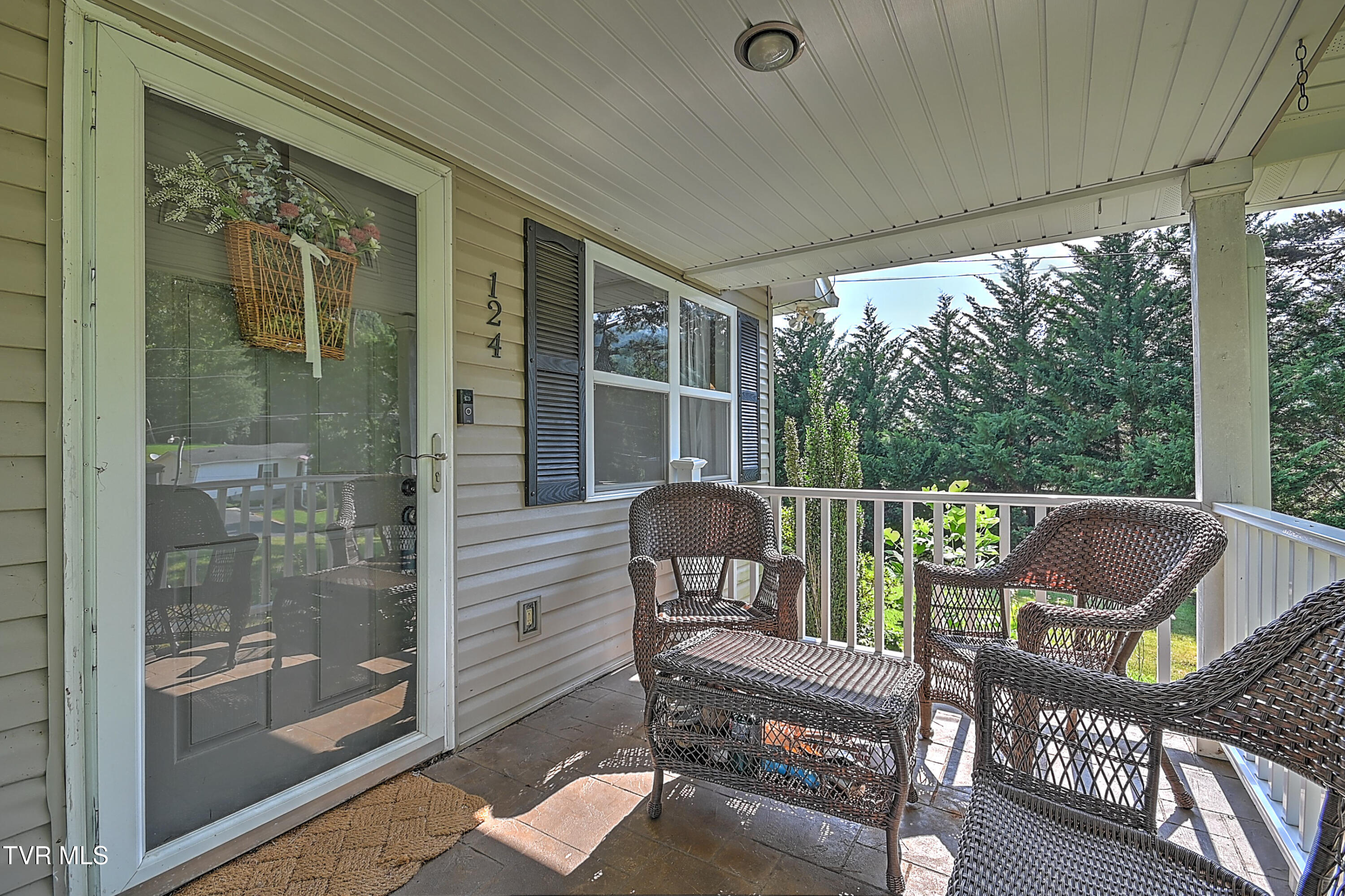 124 Zeb Grindstaff Road Elizabethton, TN 37643 - Photo 7 of 48 124 Zeb Grindstaff Rd KO-7