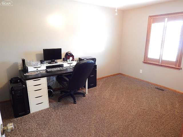 8065 Coldwater Road Flushing, MI 48433 - Photo 18 of 28 21206840-17.JPG