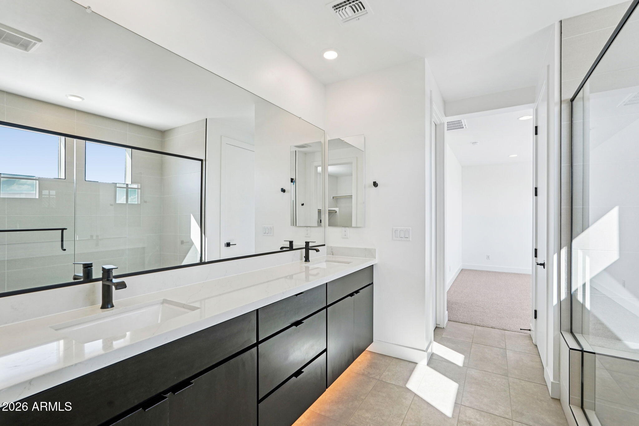 7945 West Griswold Road Peoria, AZ 85345 - Photo 31 of 49 Primary Bathroom View A