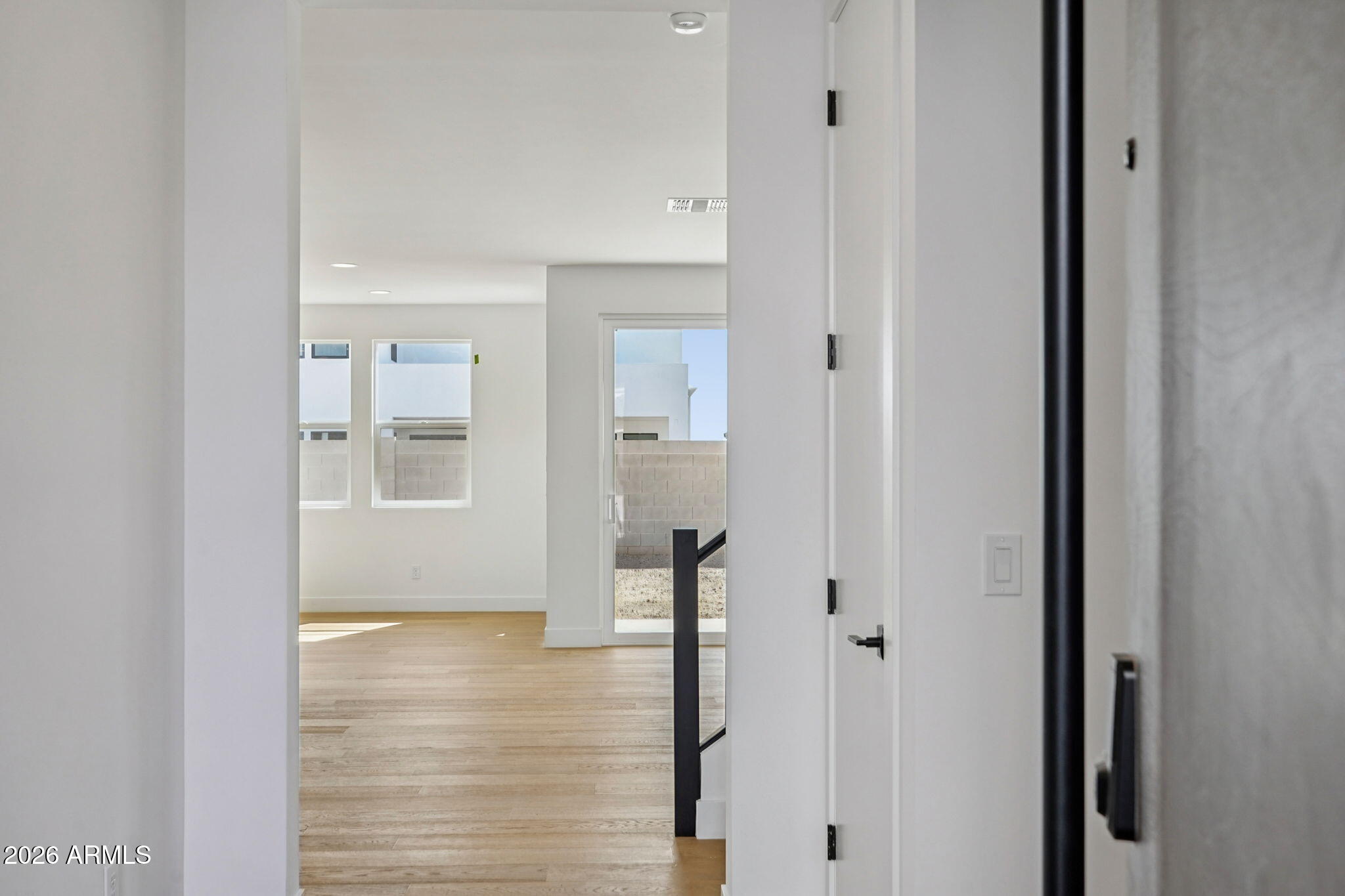 7945 West Griswold Road Peoria, AZ 85345 - Photo 5 of 49 Entry