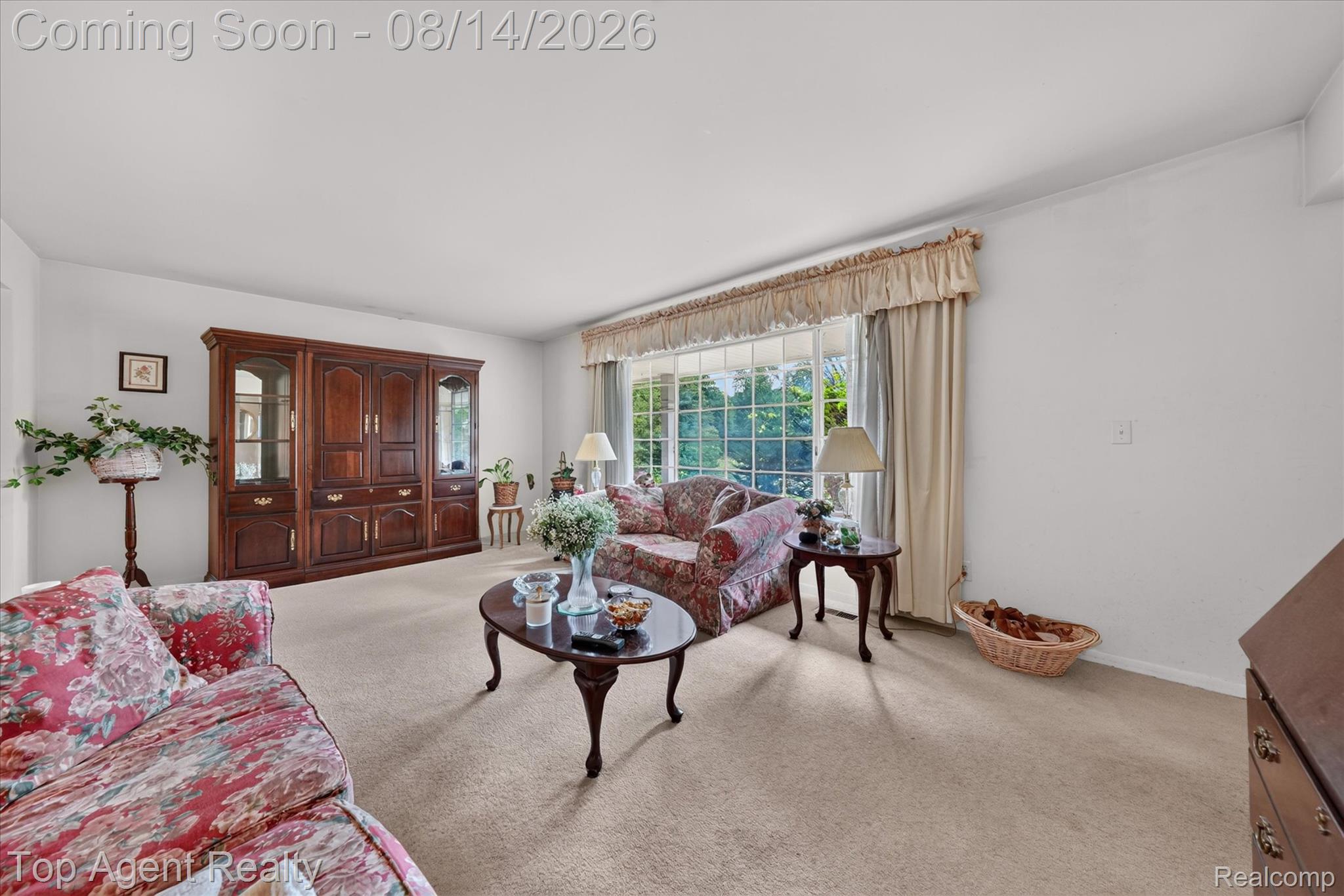 6084 Deguise Court Rochester, MI 48306 - Photo 8 of 50 08-6084-Deguise-Ct-Rochester-Hills-WindowStill.jpg