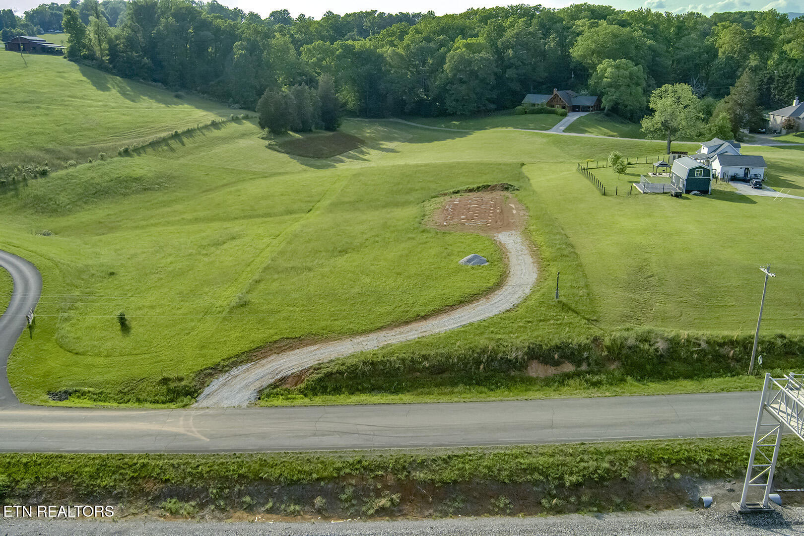 01_HearthsideRoad_139_RoadElevated_NW