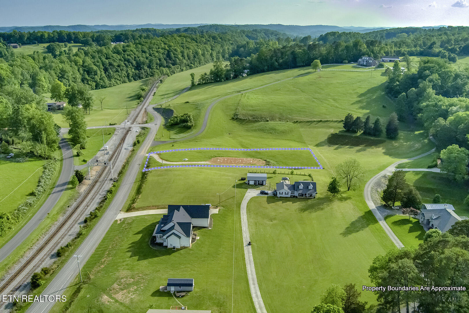 139 Hearthside Road Clinton, TN 37716 - Photo 13 of 19 13_HearthsideRoad_139_Birdseye_SW