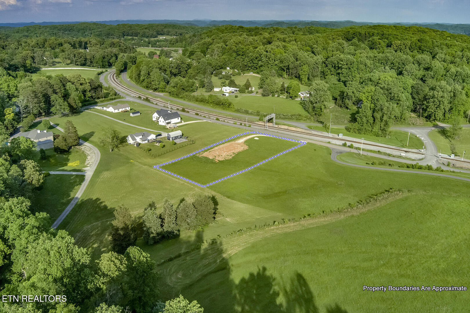 139 Hearthside Road Clinton, TN 37716 - Photo 16 of 19 16_HearthsideRoad_139_Birdseye_E