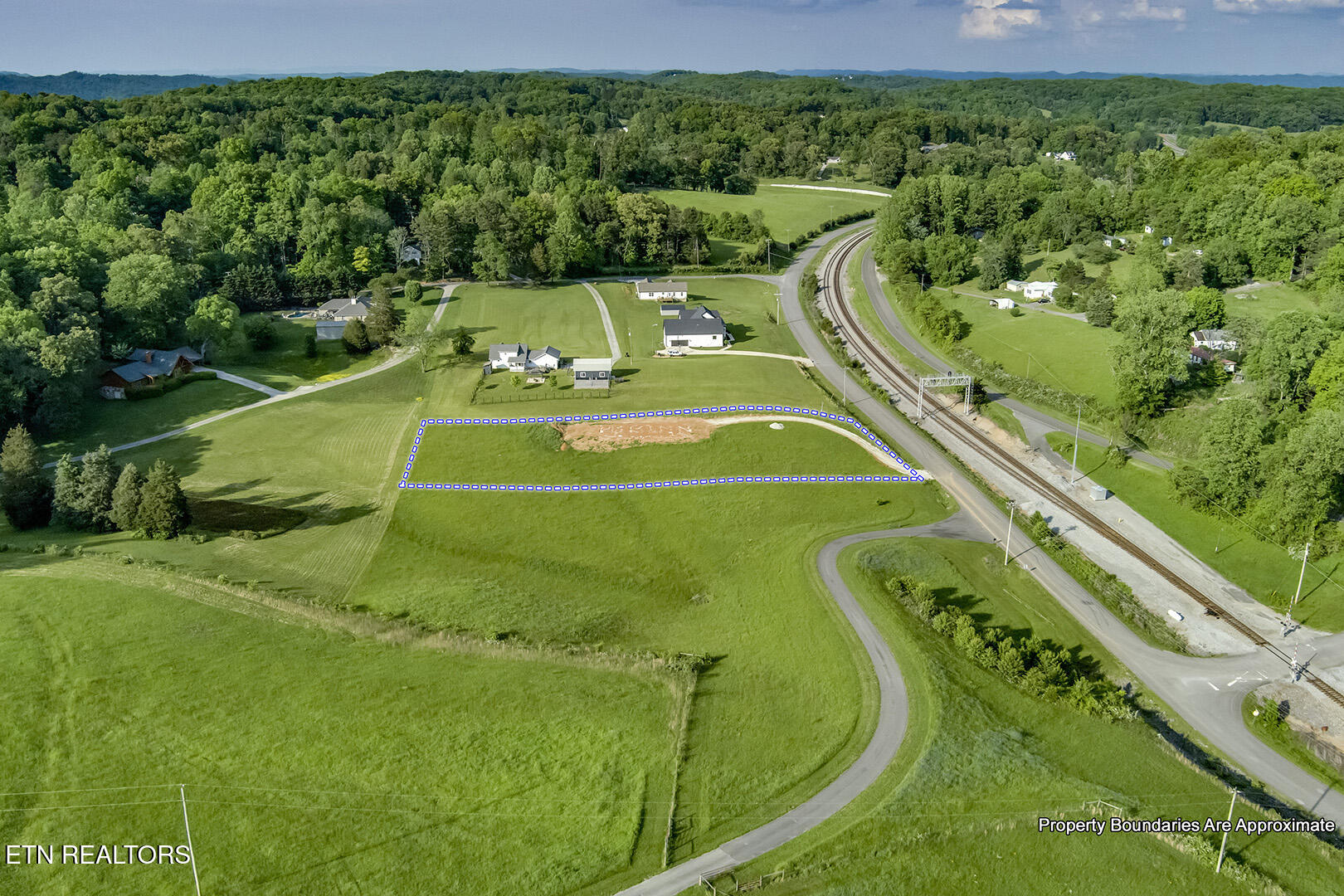 139 Hearthside Road Clinton, TN 37716 - Photo 17 of 19 17_HearthsideRoad_139_Birdseye_NE