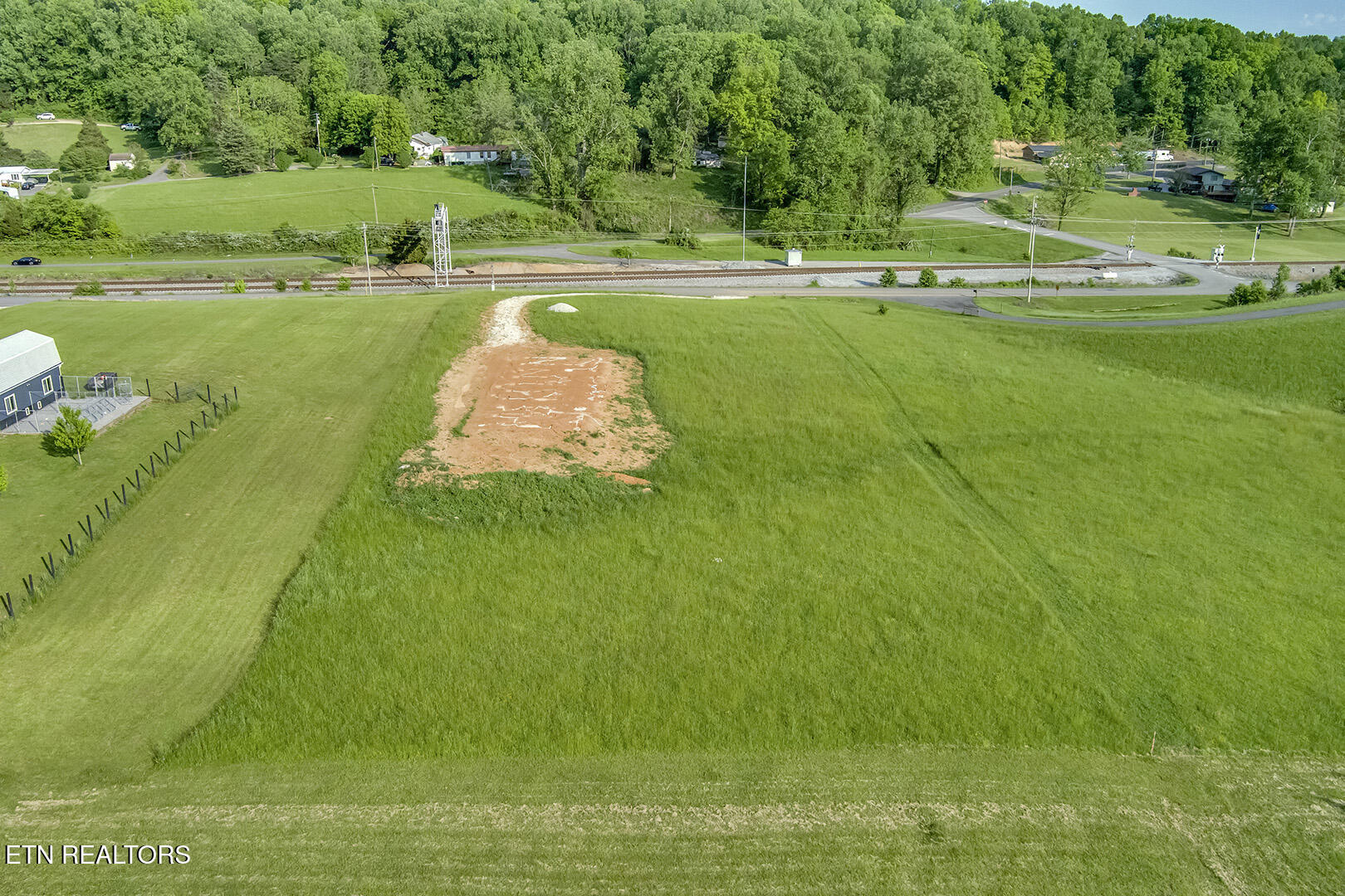 139 Hearthside Road Clinton, TN 37716 - Photo 7 of 19 07_HearthsideRoad_139_LotBack_SE