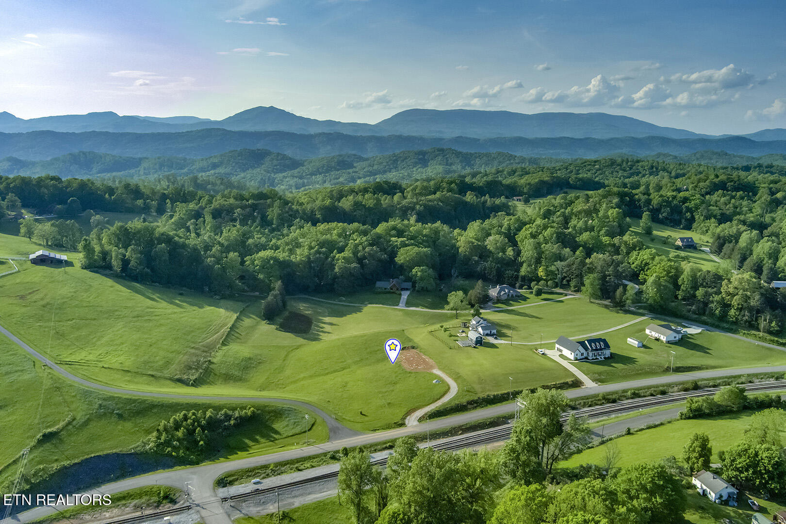 139 Hearthside Road Clinton, TN 37716 - Photo 10 of 19 10_HearthsideRoad_139_WideBirdseye_N-NW