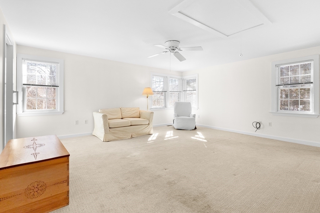 136 Leonard Street Gloucester, MA 01930 - Photo 11 of 34