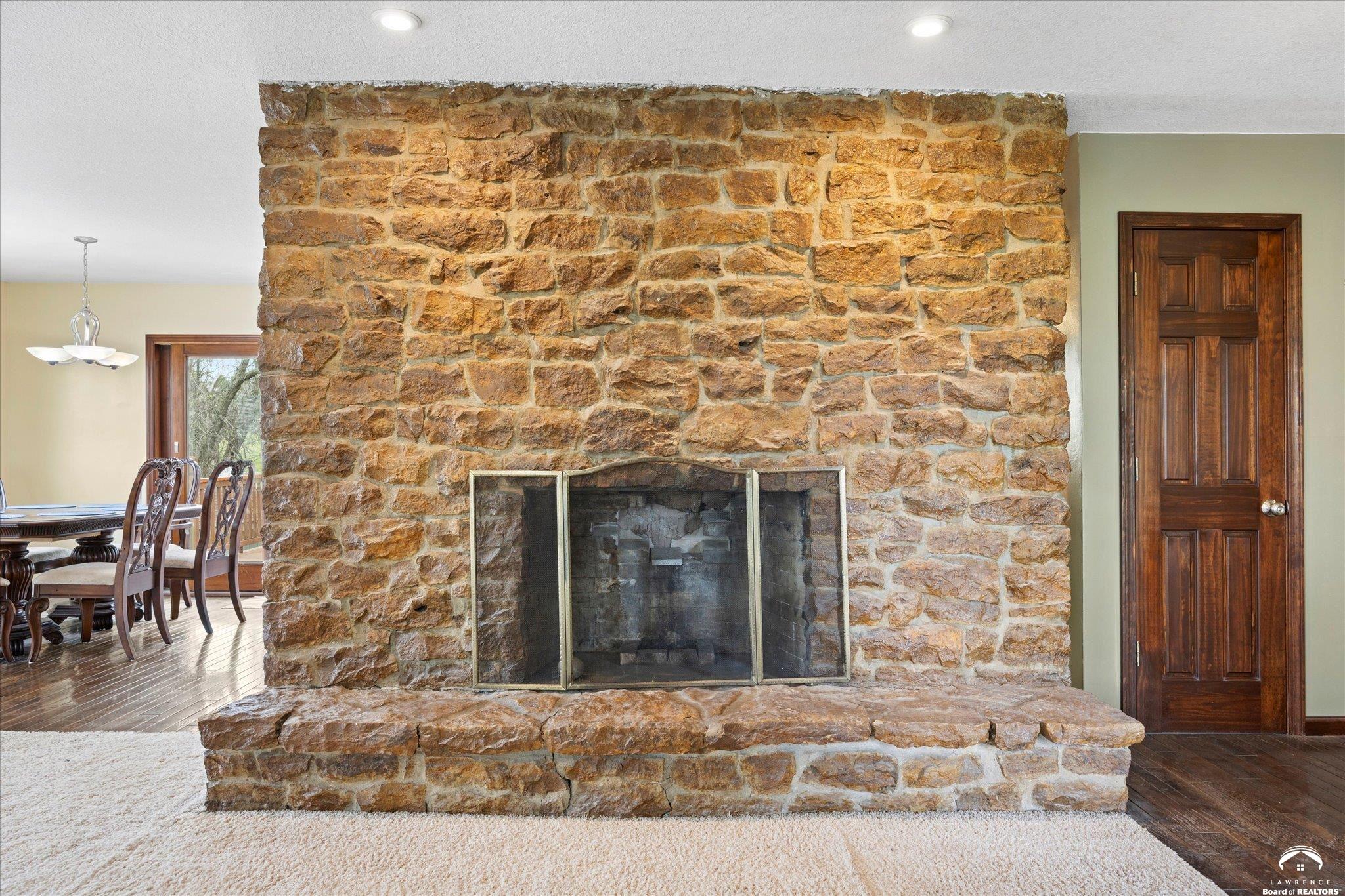 1628 East 400 Road Lawrence, KS 66049 - Photo 12 of 51