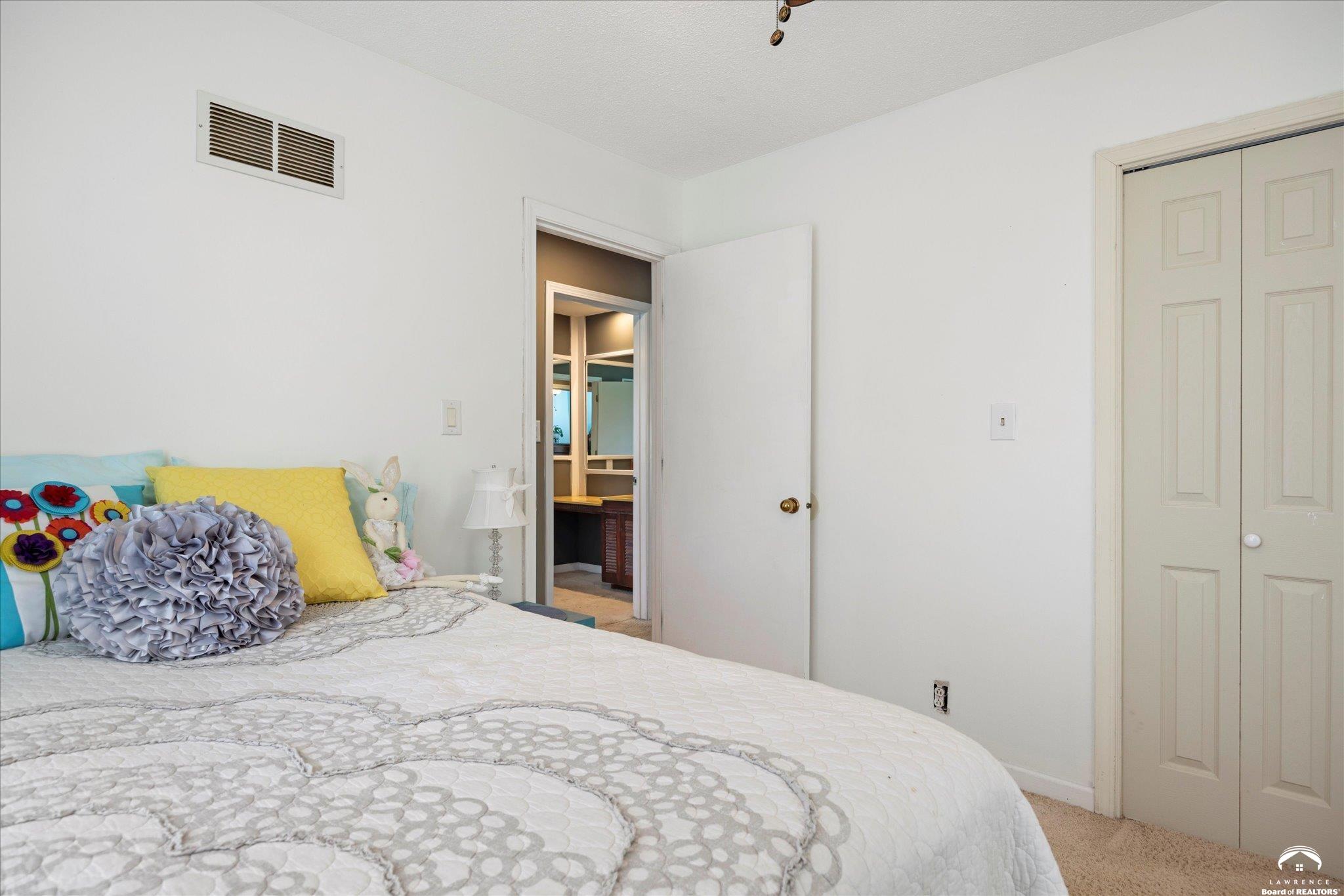 1628 East 400 Road Lawrence, KS 66049 - Photo 25 of 51