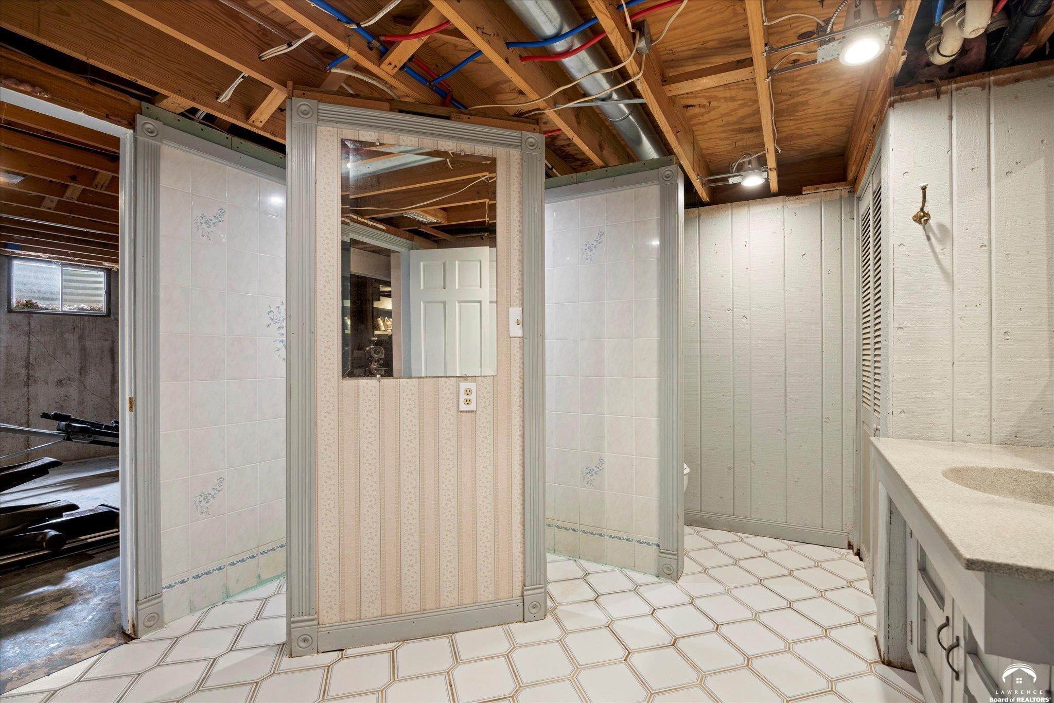 1628 East 400 Road Lawrence, KS 66049 - Photo 31 of 51