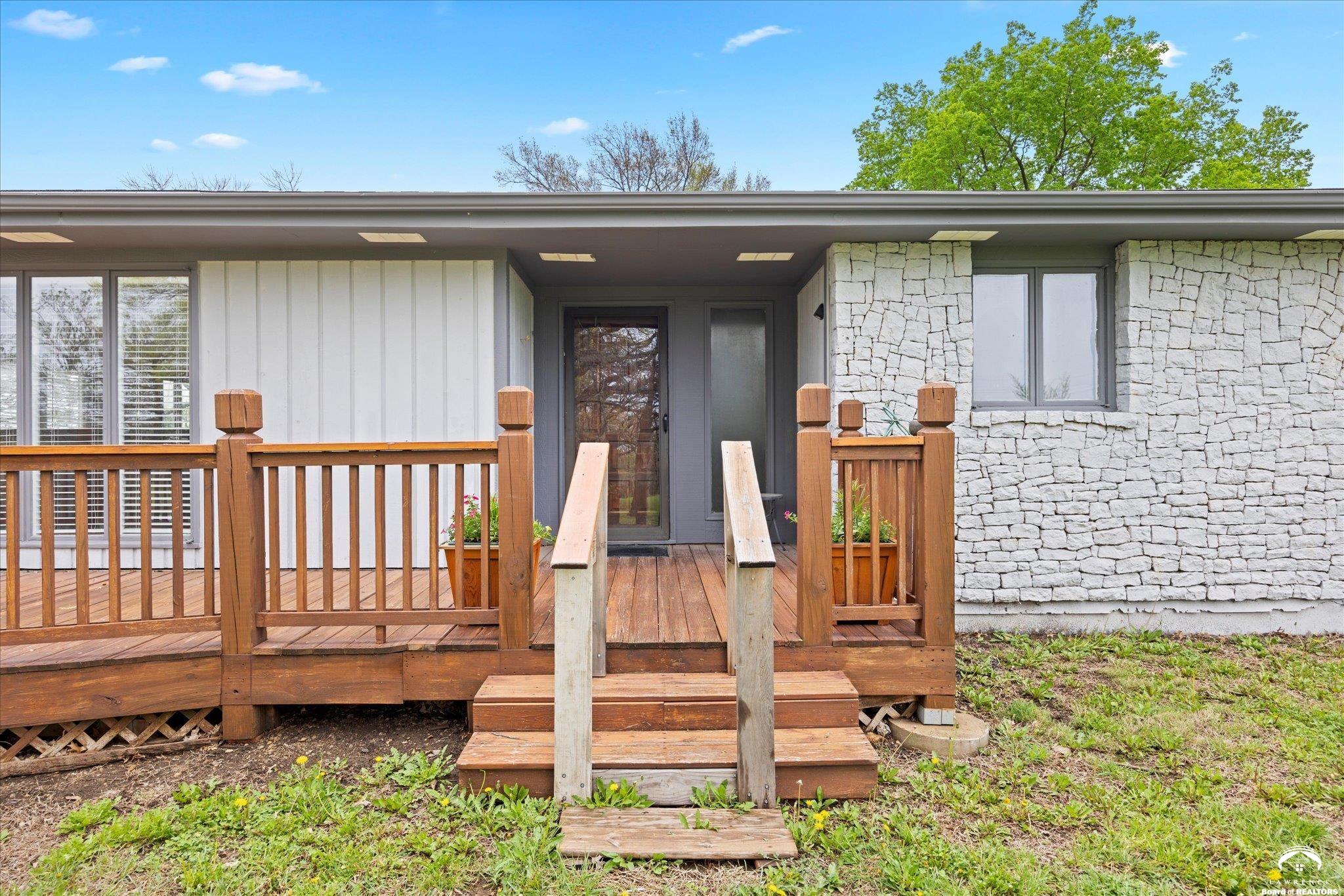 1628 East 400 Road Lawrence, KS 66049 - Photo 7 of 51