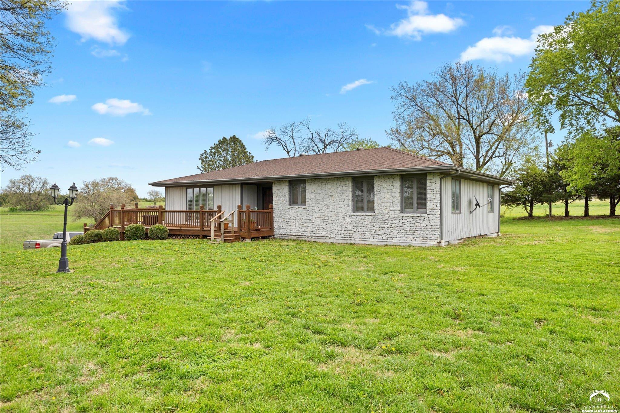 1628 East 400 Road Lawrence, KS 66049 - Photo 8 of 51