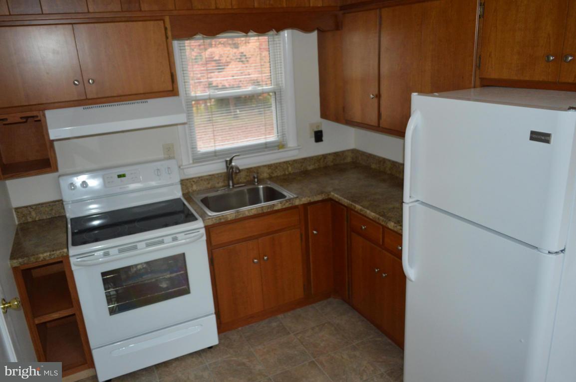 320 Dahlia Road Lancaster, PA 17602 - Photo 4 of 24 Gallery Image 4