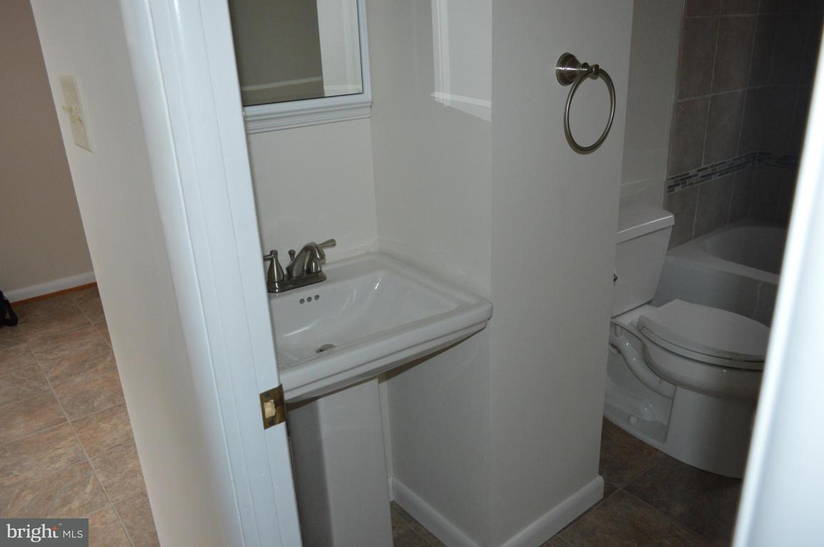 320 Dahlia Road Lancaster, PA 17602 - Photo 6 of 24 Gallery Image 6