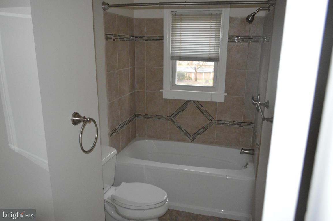 320 Dahlia Road Lancaster, PA 17602 - Photo 7 of 24 Gallery Image 7