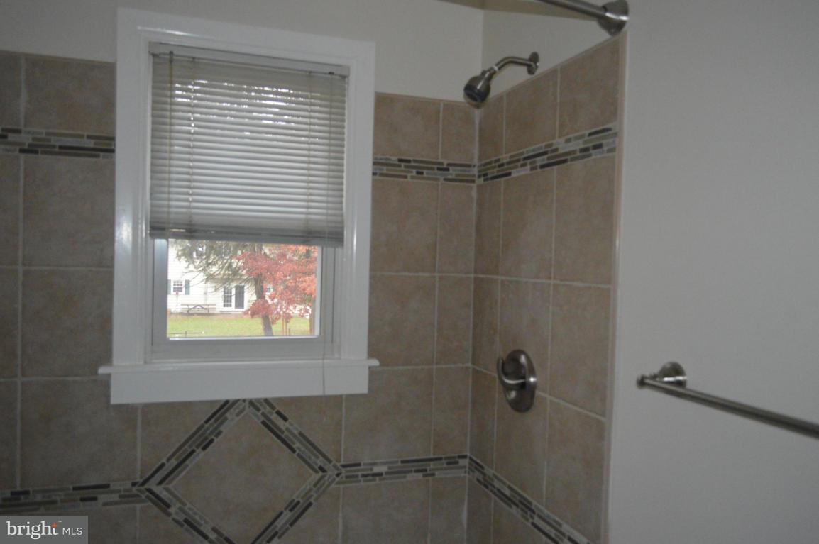 320 Dahlia Road Lancaster, PA 17602 - Photo 9 of 24 Gallery Image 9