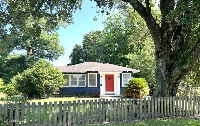 $1,800 | 1323 3rd Street, Gulfport, MS 39501