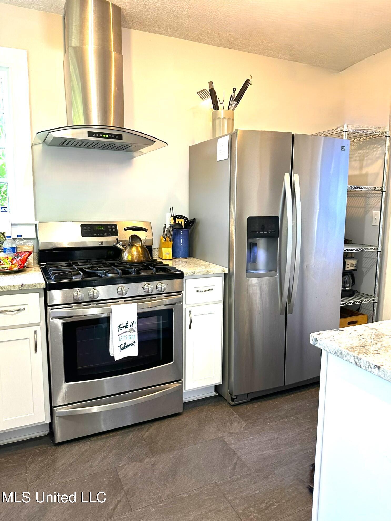 1323 3rd Street Gulfport, MS 39501 - Photo 21 of 46 25 kitchen 2