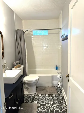 $1,800 | 1323 3rd Street, Gulfport, MS 39501