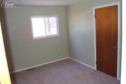 6121 Deland Road Flushing, MI 48433 - Photo 10 of 11 20181594-9.JPG