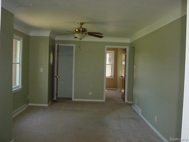 836 Joslyn Road Lake Orion, MI 48362 - Photo 8 of 17 264-015860 - LIVING RM.JPG