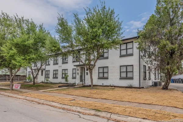 $1,095 | 217 Natalen Avenue, Unit 8, San Antonio, TX 78209