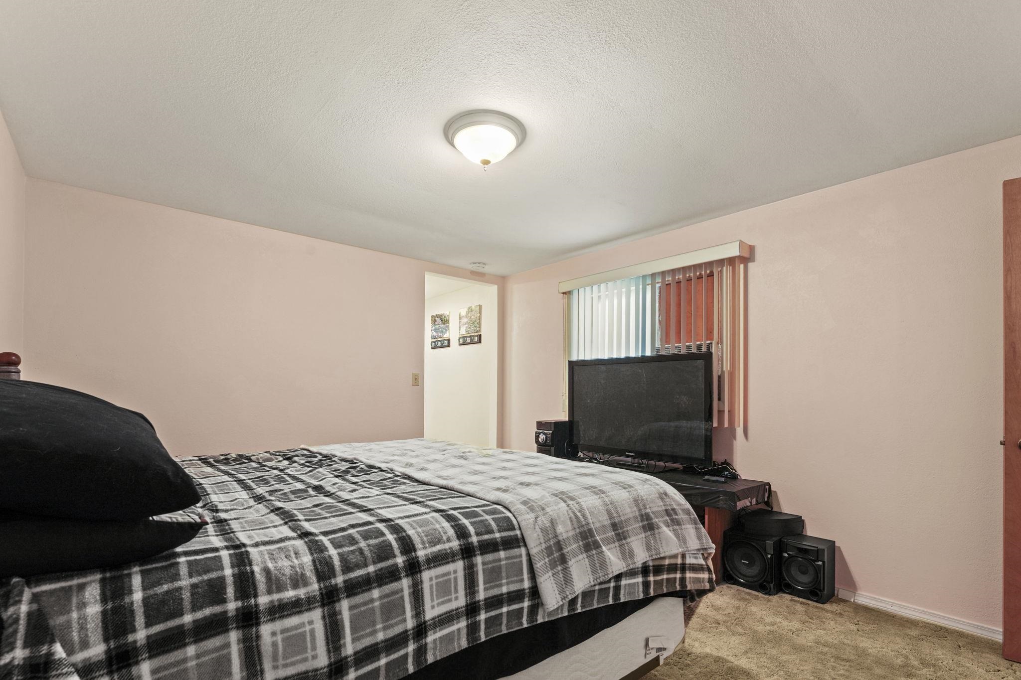 13122 Deer Valley Road Newport, WA 99156 - Photo 15 of 50