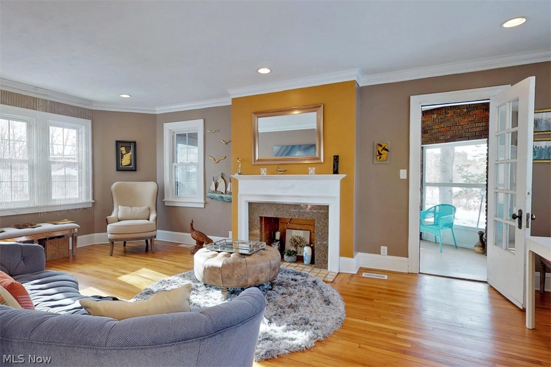 2874 Huntington Road Cleveland, OH 44120 - Photo 3 of 35