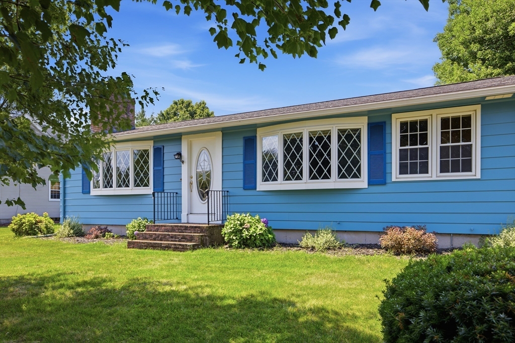 159 Mountainview Road East Longmeadow, MA 01028 - Photo 3 of 37