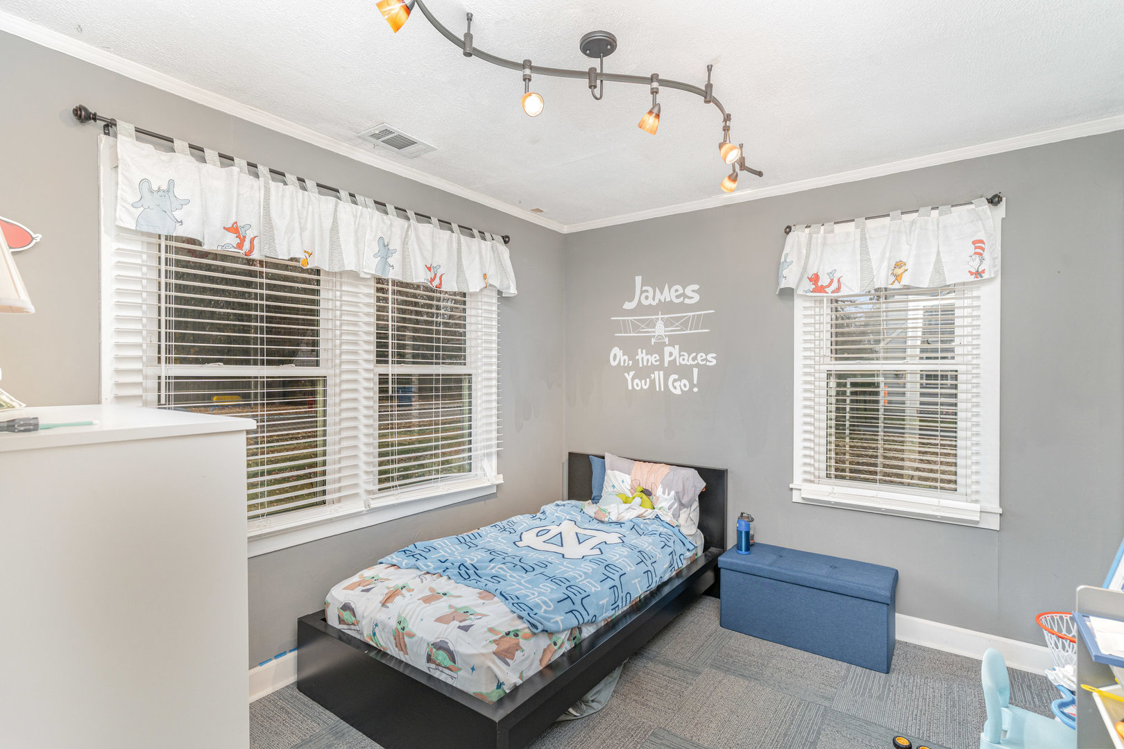 11700 South Springfield Avenue Alsip, IL 60803 - Photo 12 of 21 a bedroom with a bed and a window