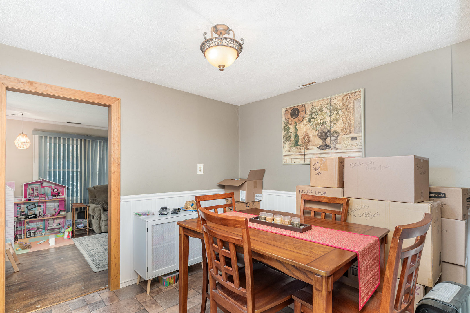 11700 South Springfield Avenue Alsip, IL 60803 - Photo 10 of 21 a view of a dining room with furniture