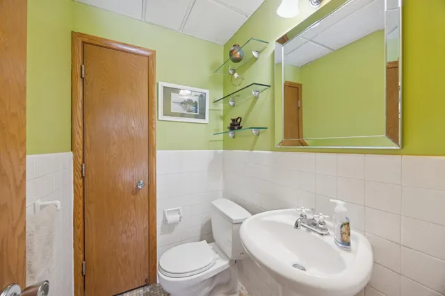 $166,000 | 1494 21st Avenue Northwest, Unit 4, New Brighton, MN 55112