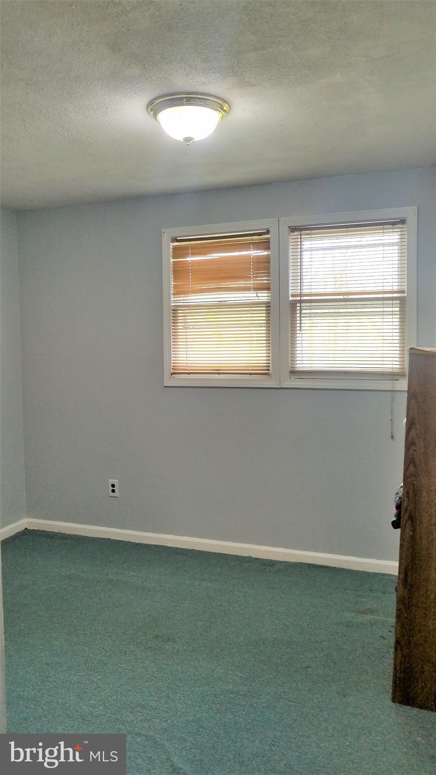 6702 Block House Road Spotsylvania, VA 22551 - Photo 23 of 39 Large Main floor bedroom