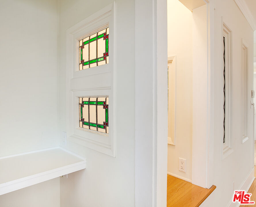 426 Rialto Avenue, Unit B Venice, CA 90291 - Photo 6 of 17 a bathroom with a bathtub and a shower