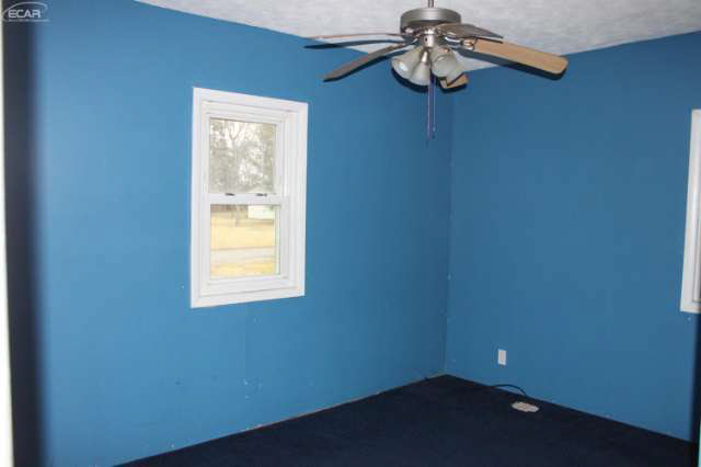 3299 South Center Road Burton, MI 48519 - Photo 8 of 14 20459856-7.JPG